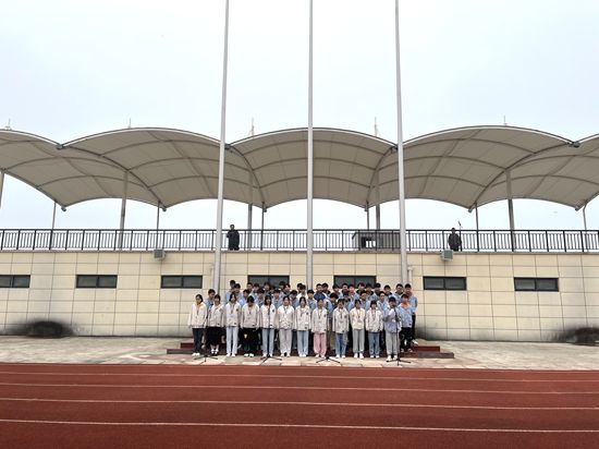 素質(zhì)教育：20烹飪3班國(guó)旗下講話及每周一歌